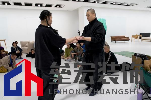 吱音再次攜手陶身體劇場(chǎng)與浦東美術(shù)館共創(chuàng)呈現(xiàn)“動(dòng)作世界”舞蹈藝術(shù)現(xiàn)場(chǎng)